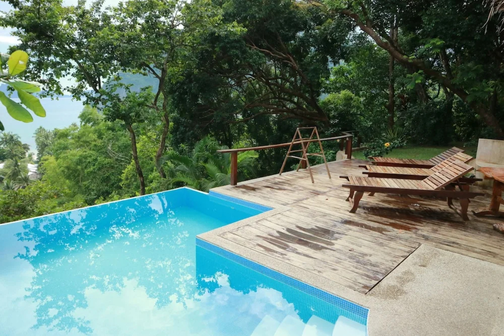 El Nido Overlooking Resort