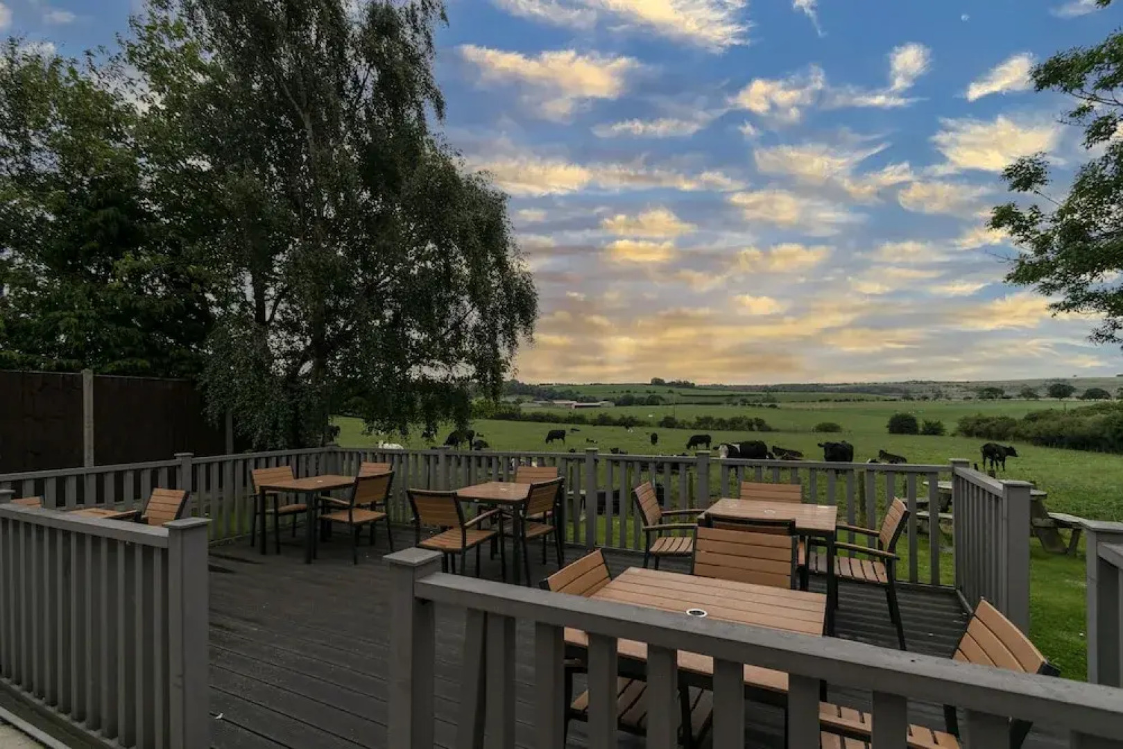 The Three Horseshoes