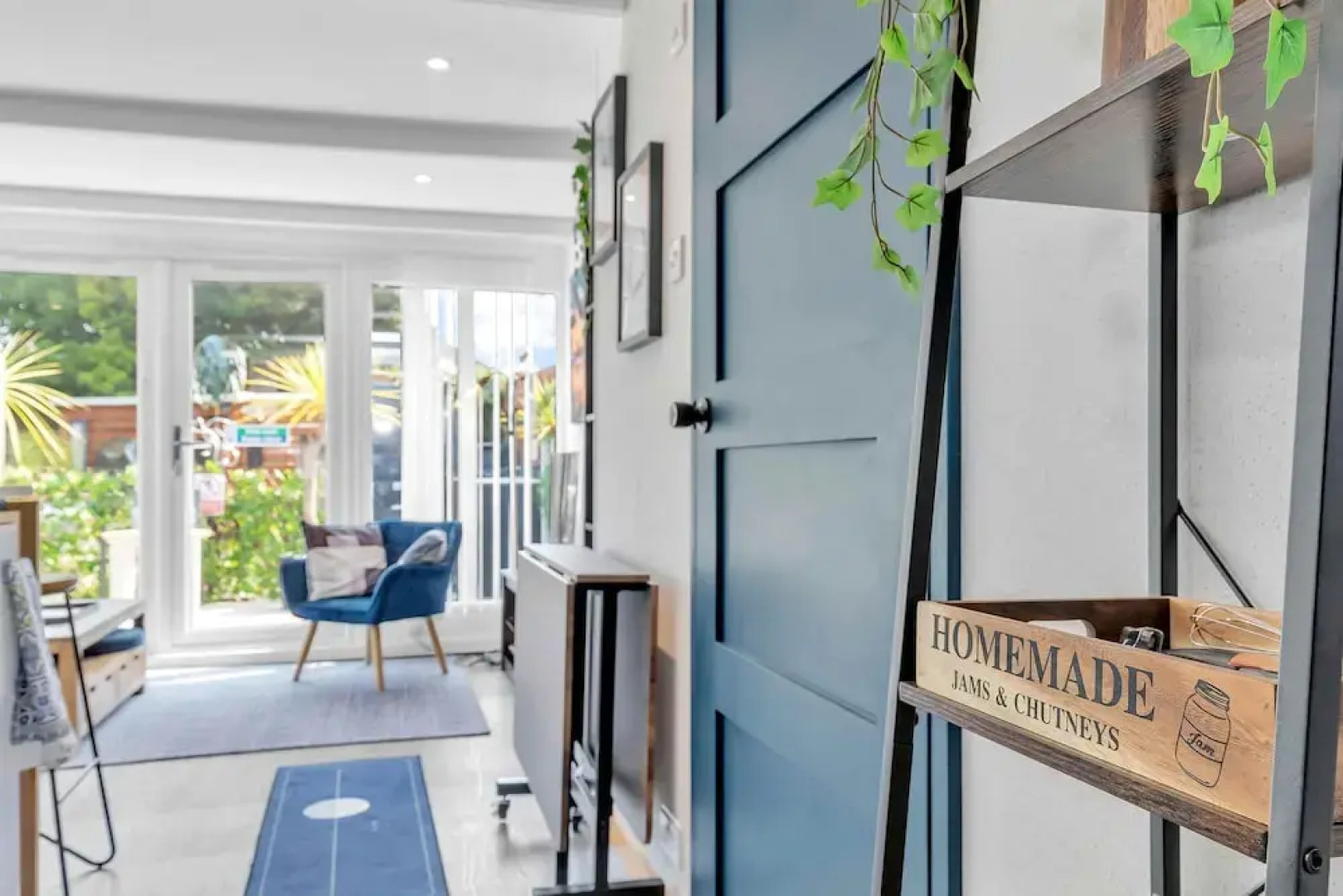 Garden Room With Parking By My Getaways