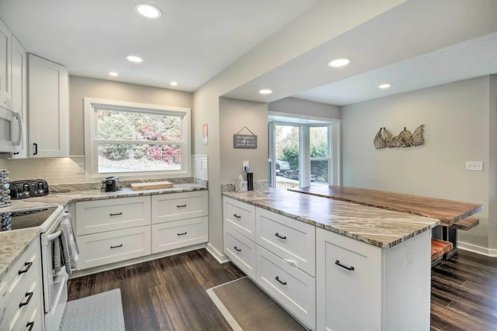 Updated Kingsport Home w/ Deck + Mtn Views!