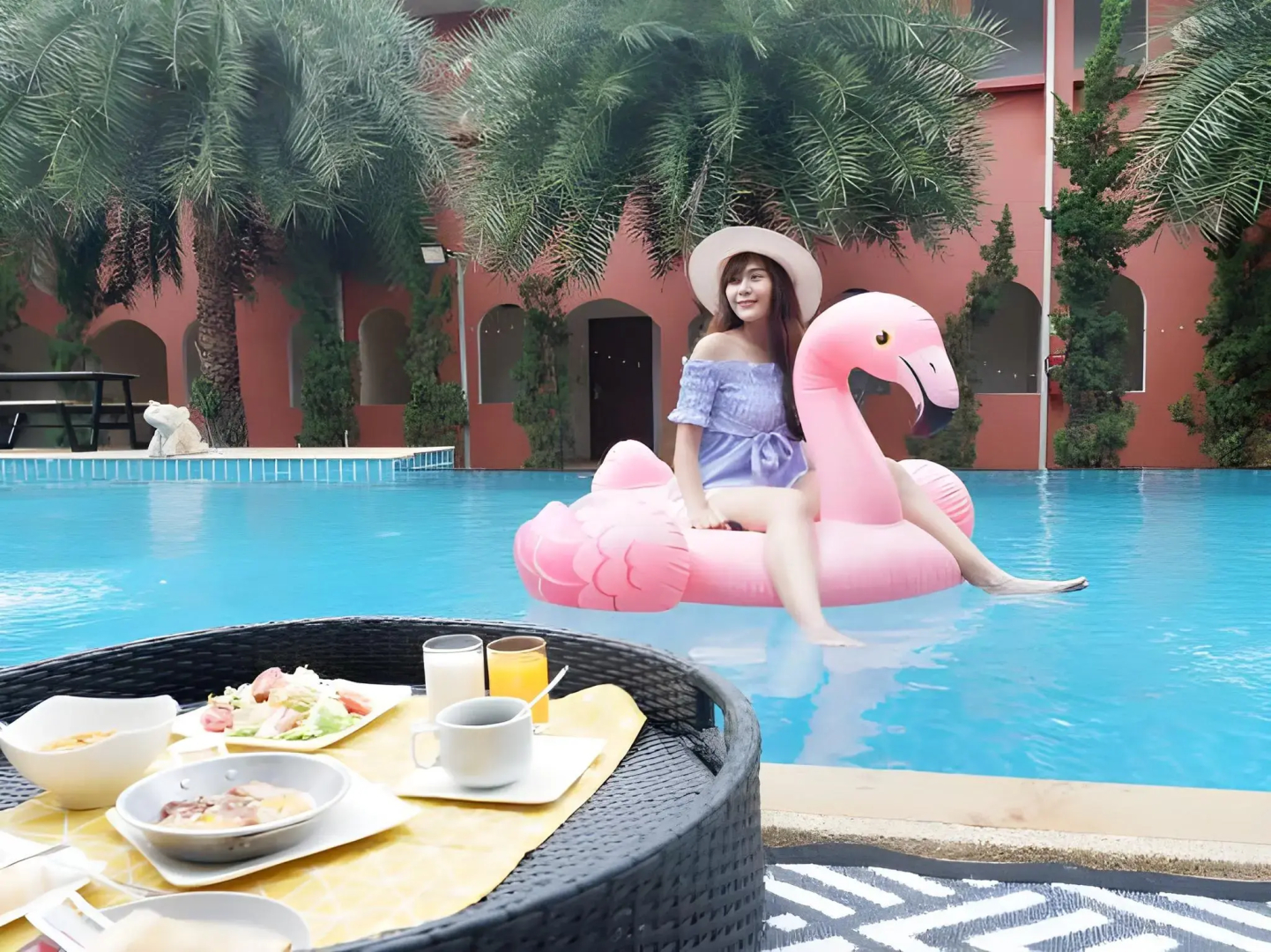 Thada Chateau Hotel
