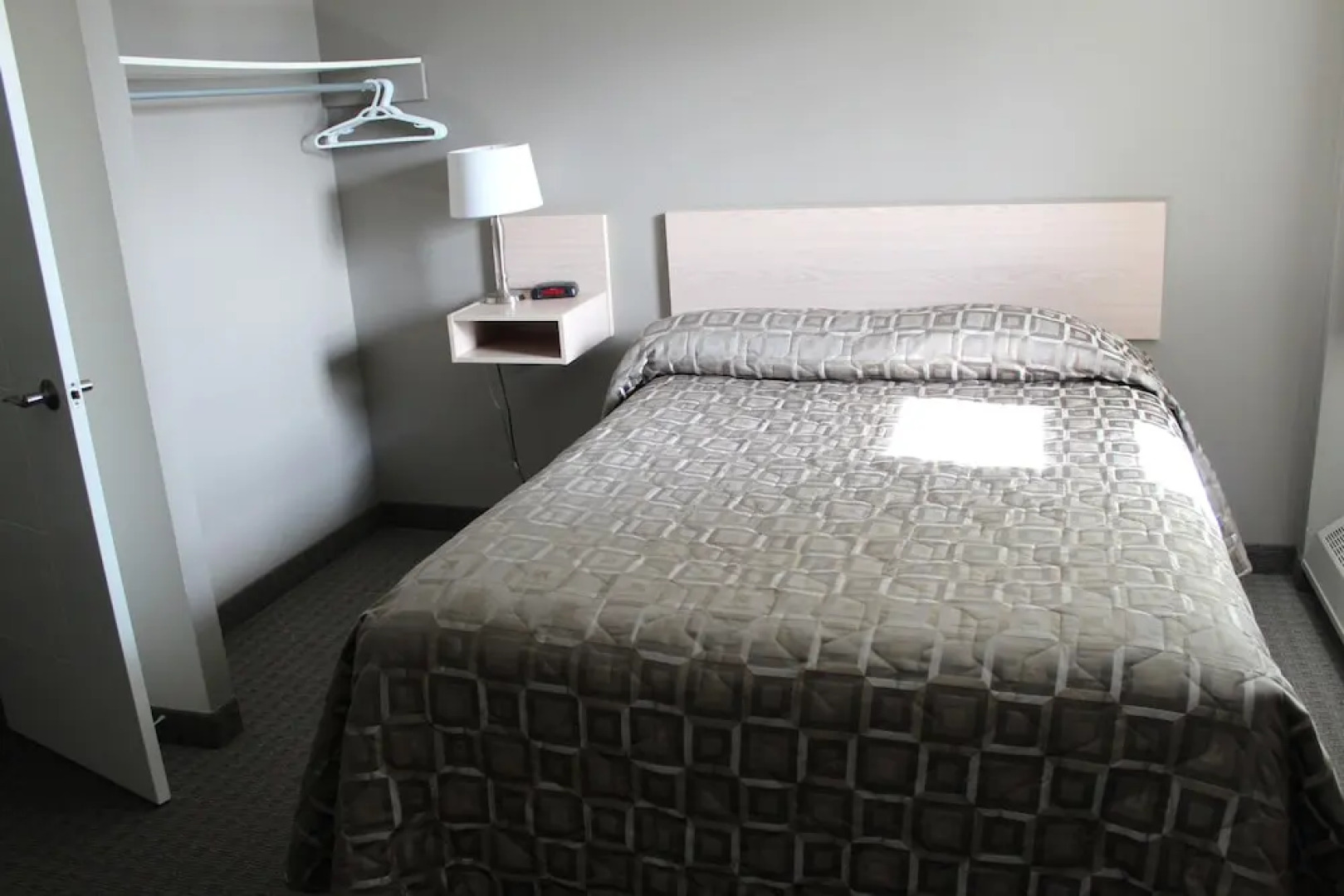 Arbour Ridge Inn & Suites