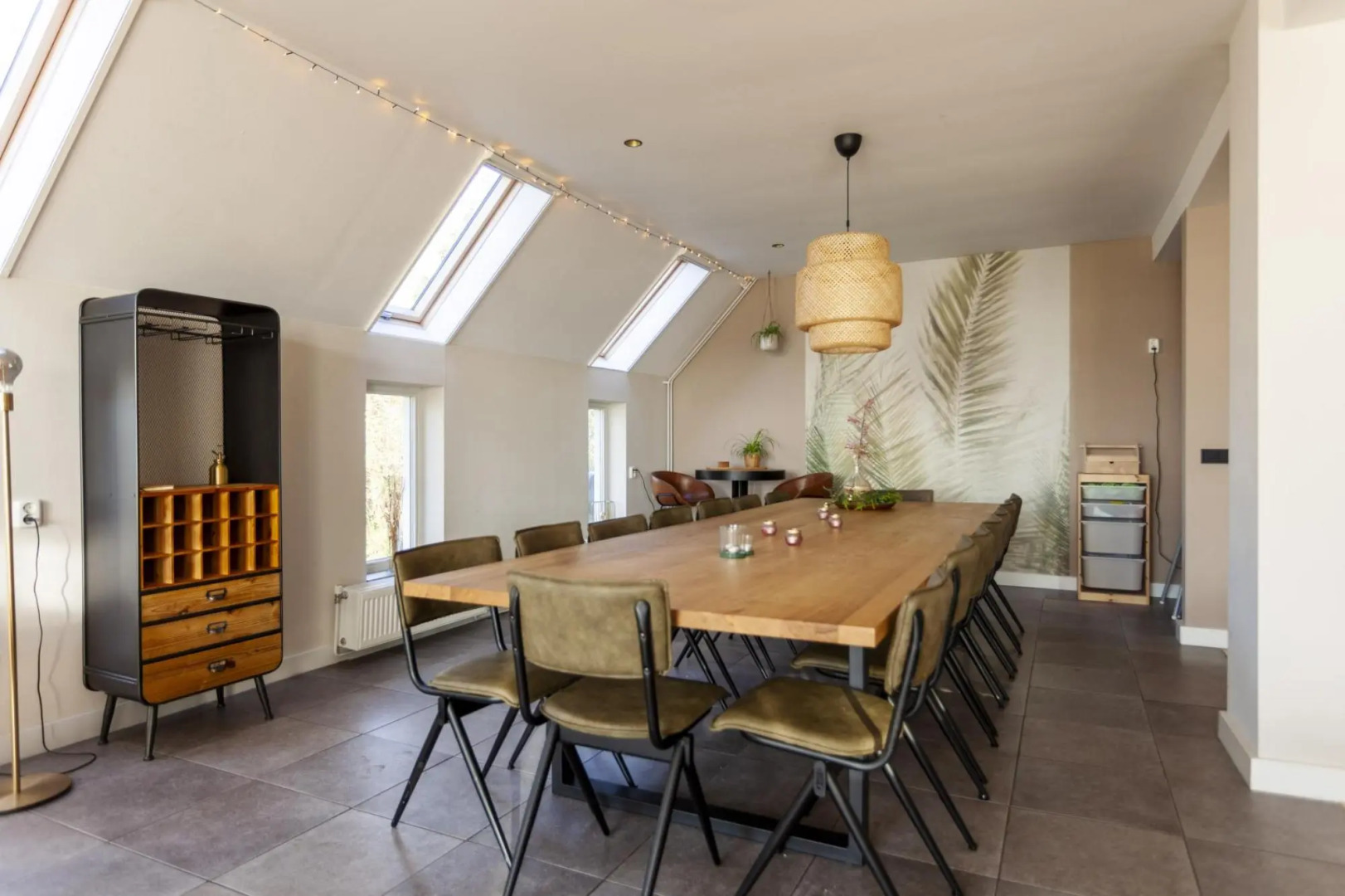 Large fully renovated farmhouse with indoor Swim spa and Sauna