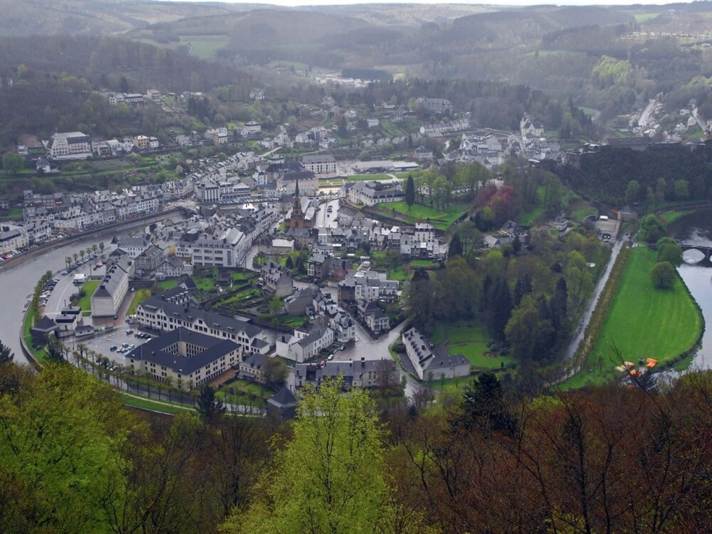 Wonderfully Furnished Cottage, Very Comfortable, Small Village Near Namur