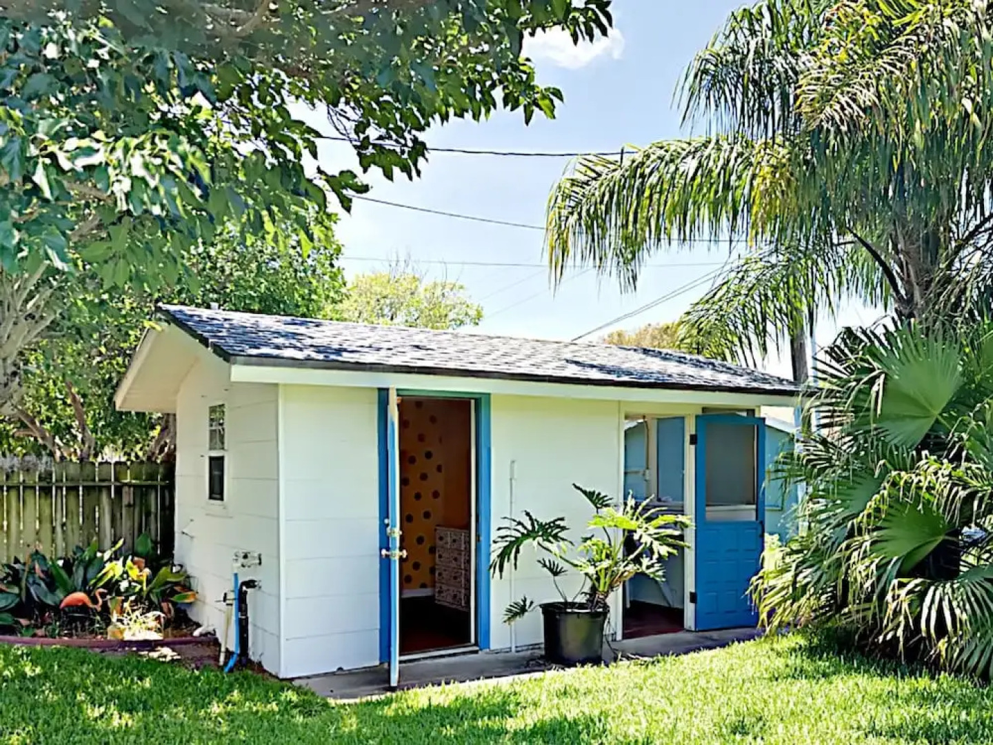 Breezy Cottage - One Bedroom Home