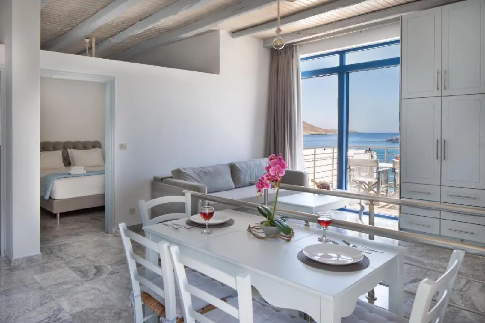 Plori - Molos Apartments