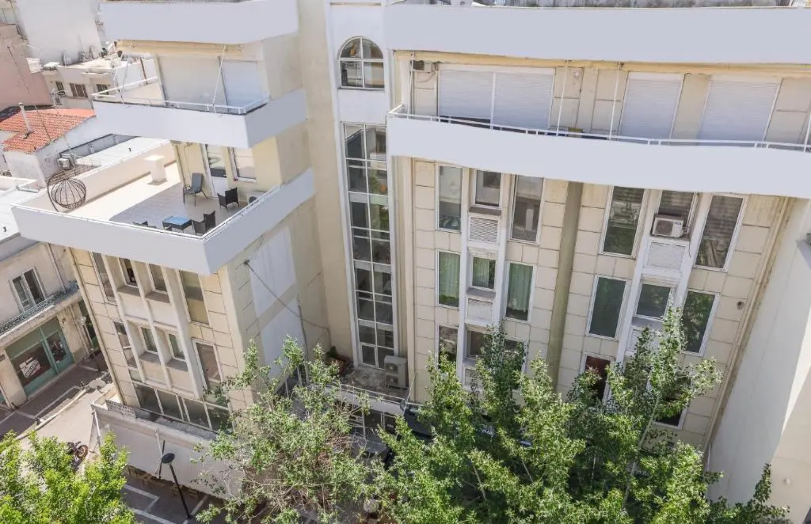 Sergios Apartments 4