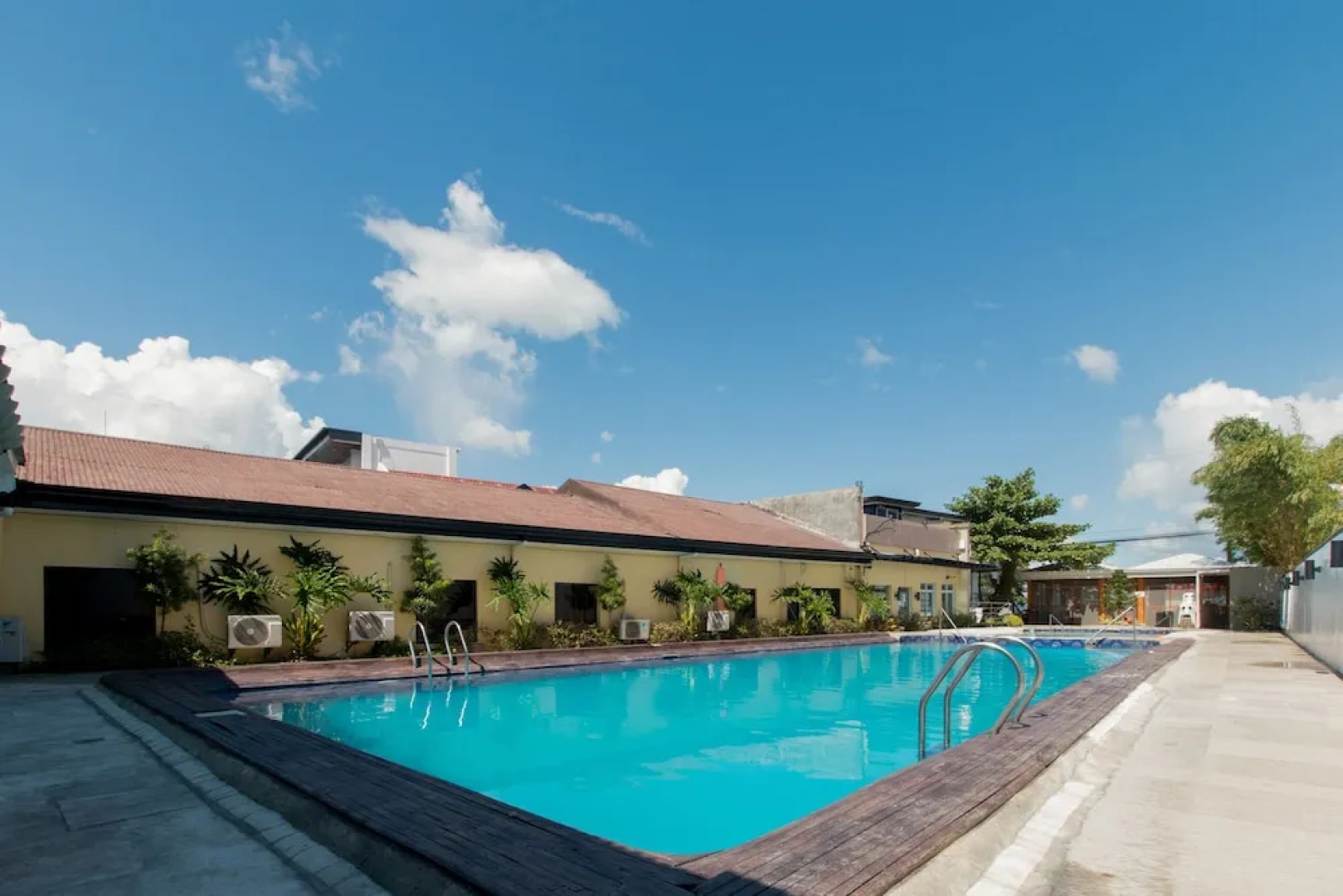 RedDoorz Plus near Tacloban Astrodome