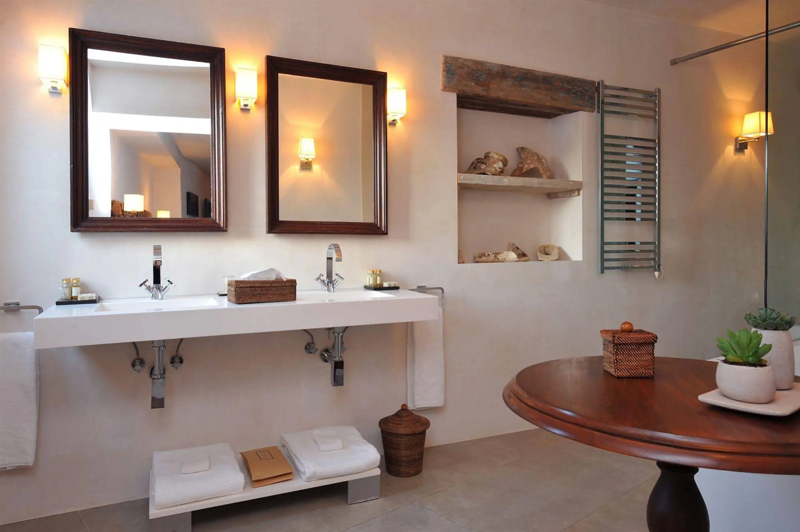 Boutique Hotel V-by Grupo Tribu