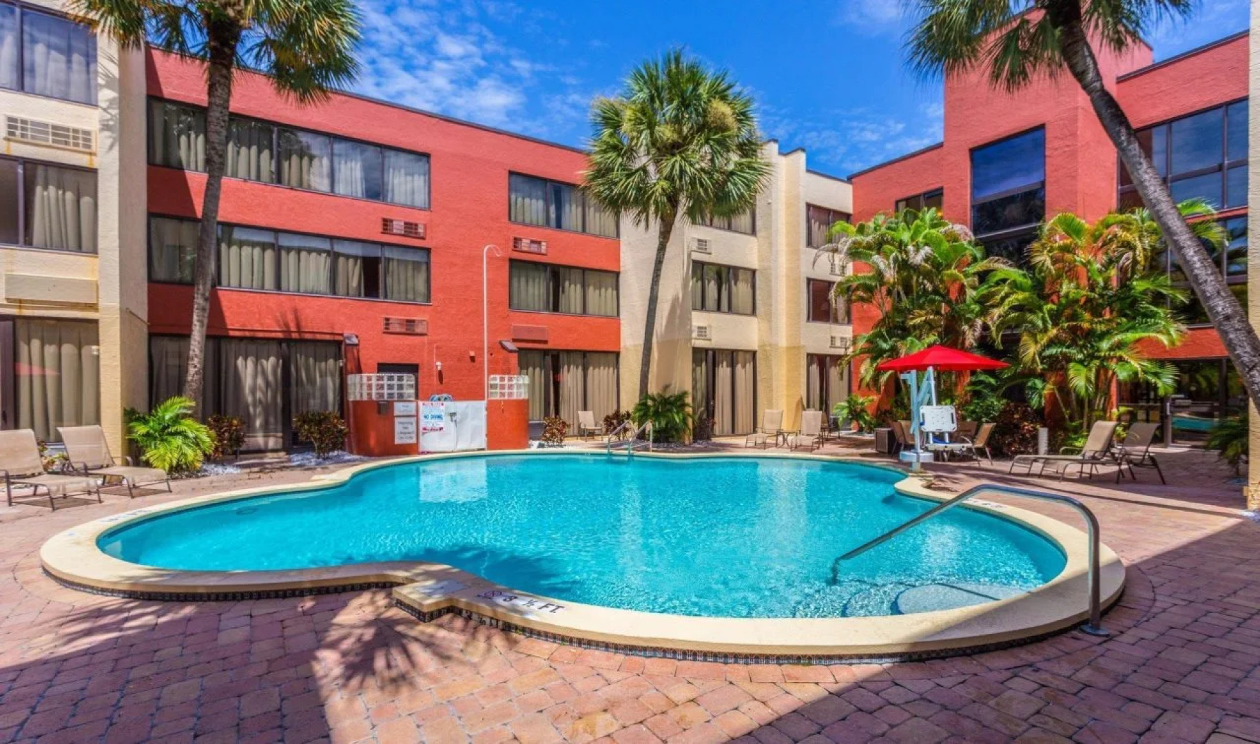 Tropical Palms Hotel