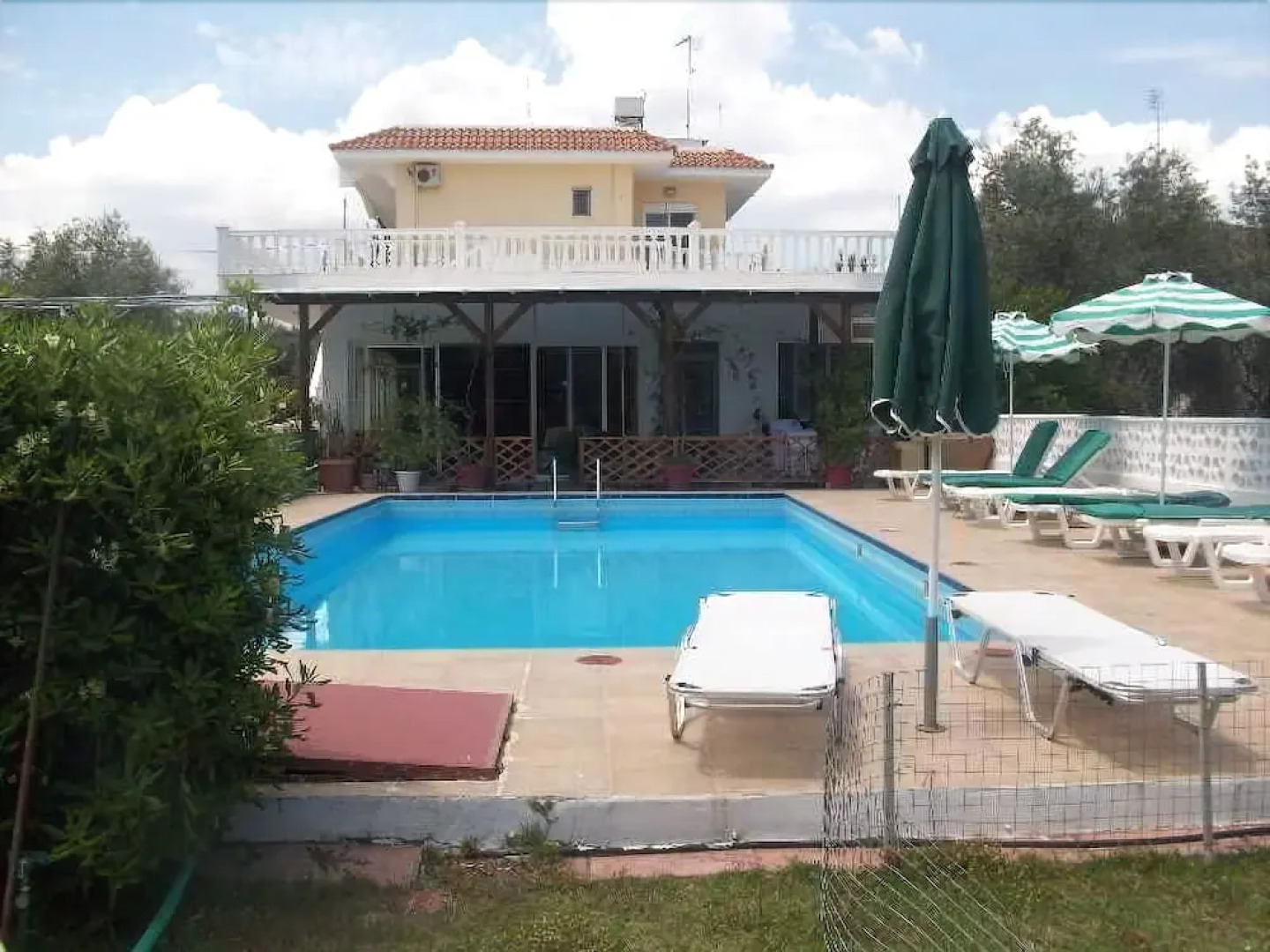 Varelis Family Hotel