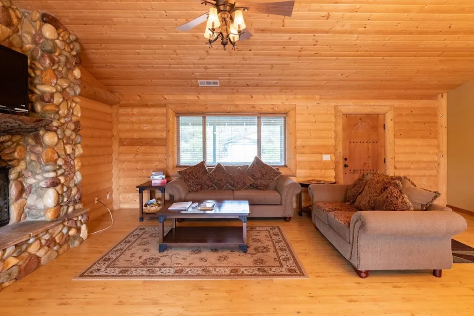 RedAwning Flintridge Inn #1423