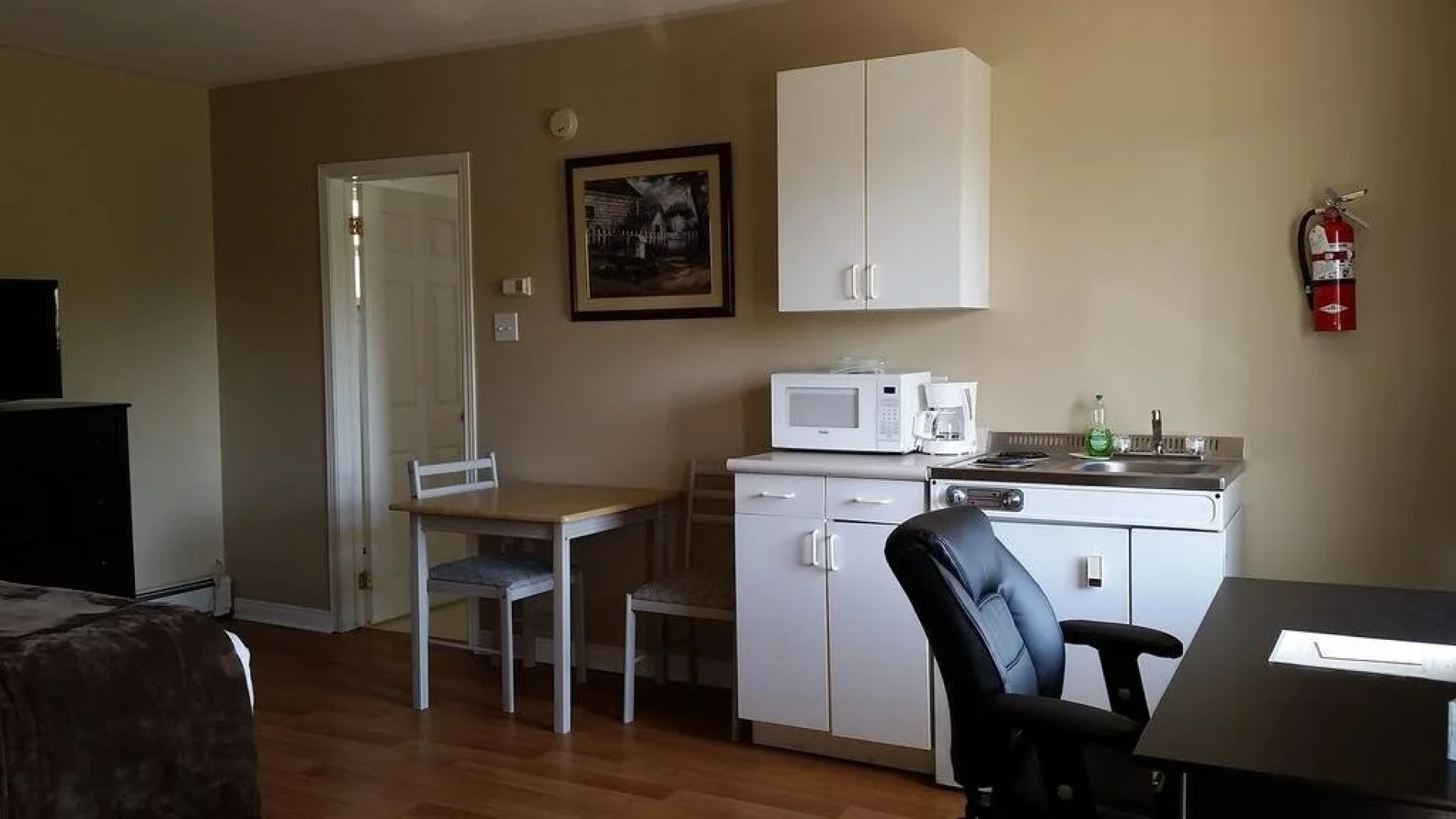 Middleton Motel & Suites