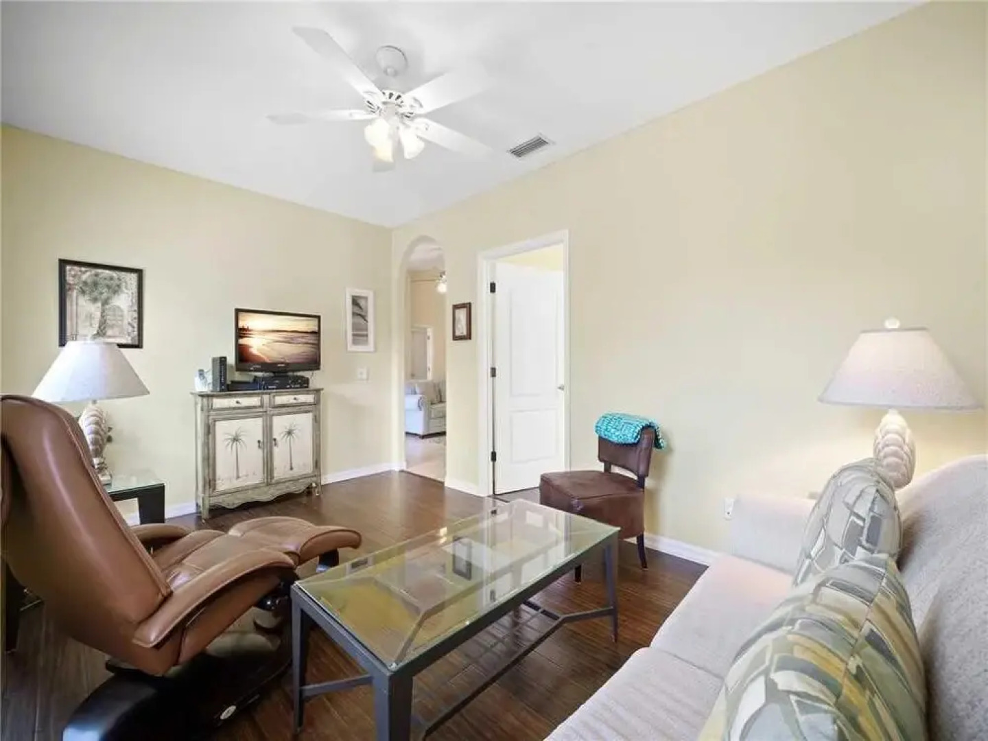L'Pavia - Two Bedroom Condo