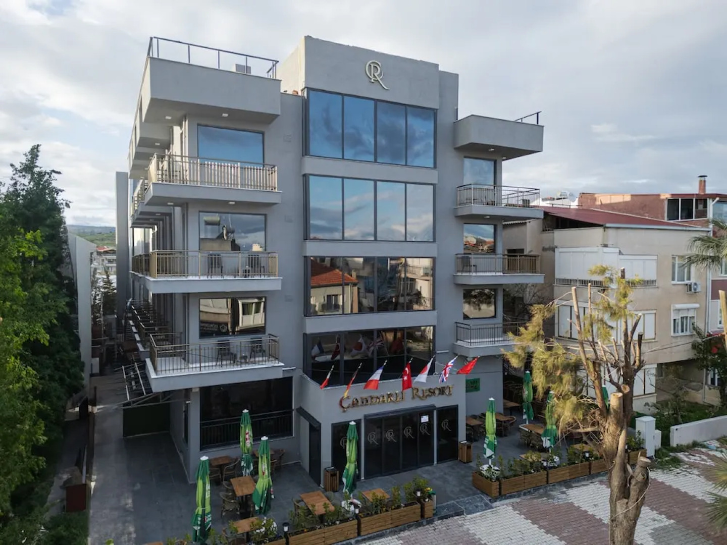 Candarli Iseo Hotel