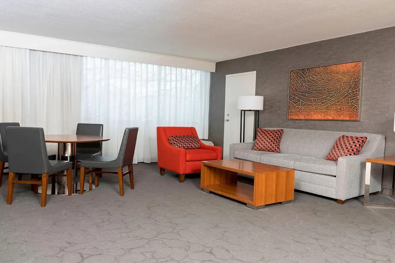 Sonesta Hotel Grand Rapids Airport