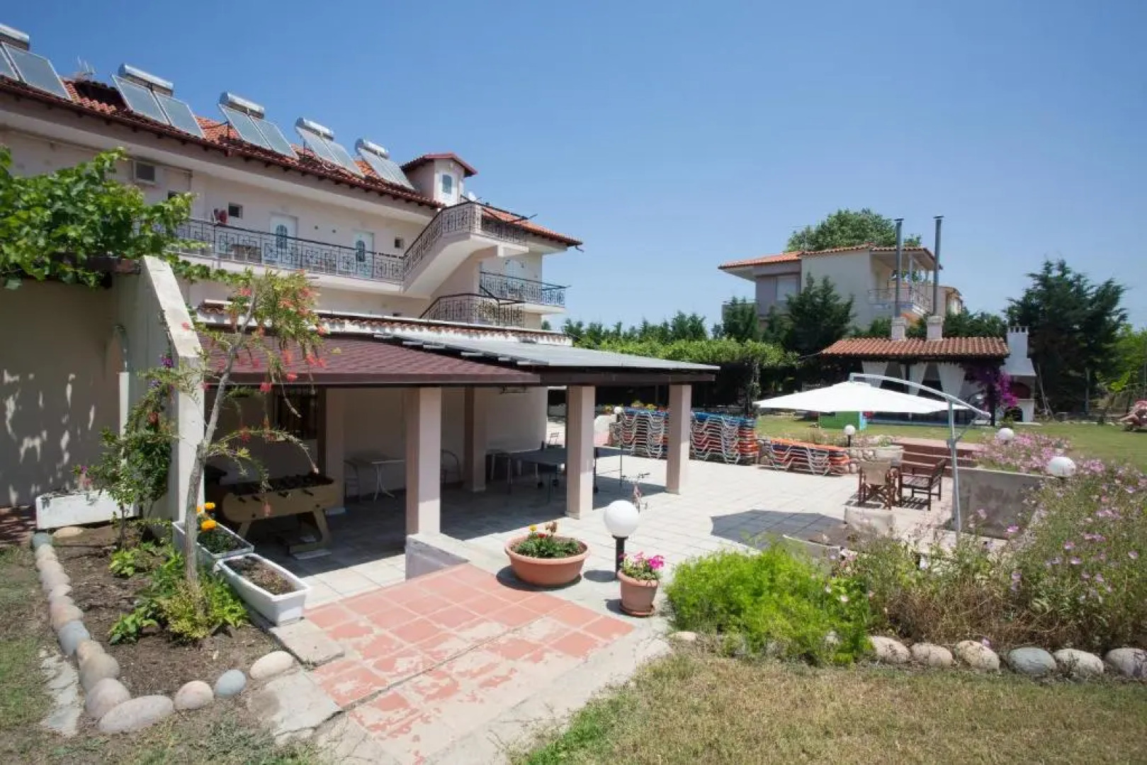 Theramvos Studios By Thomas