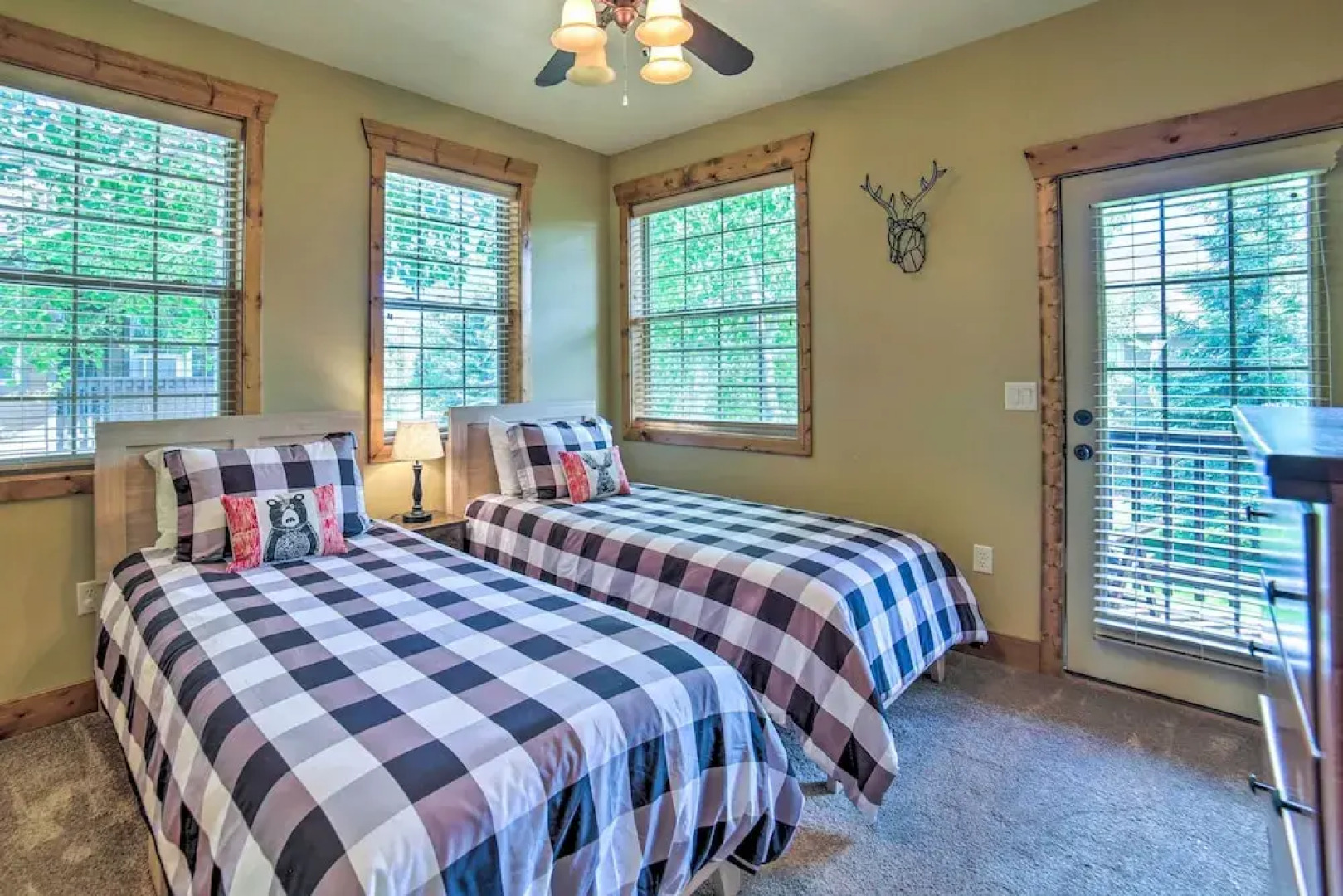 Cozy Driggs Condo ~ 40 Mi to Grand Teton NP!