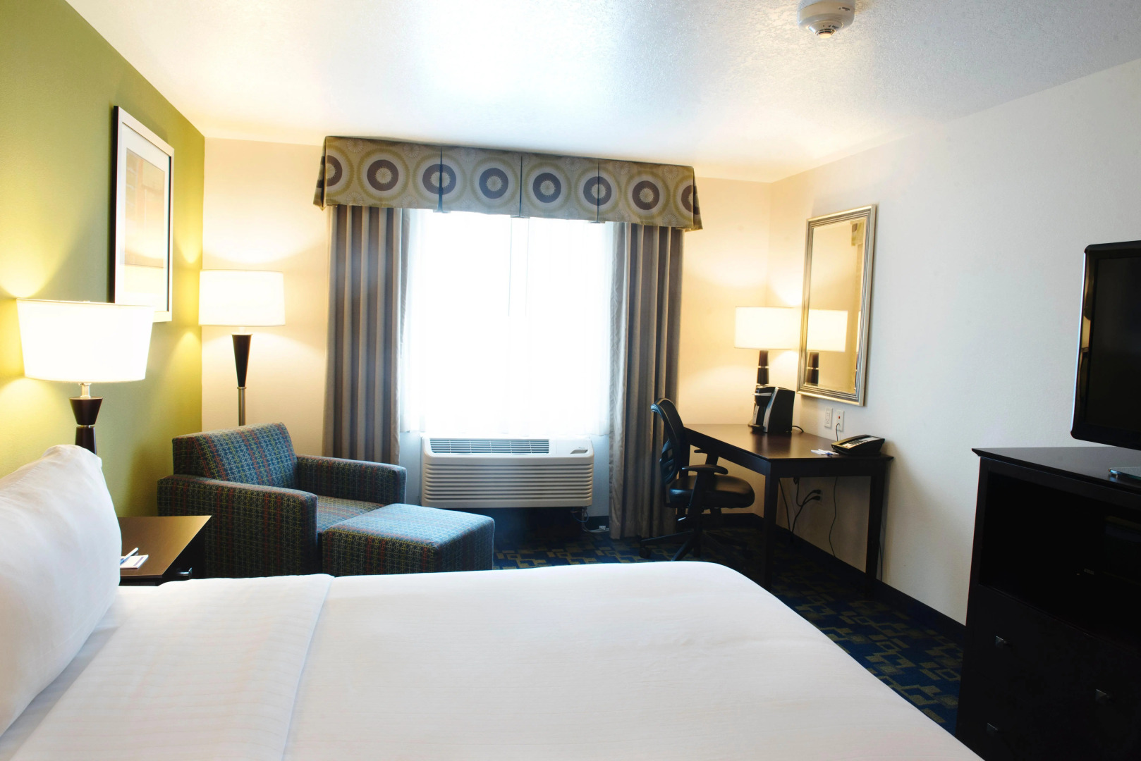 Holiday Inn Express and Suites Urbandale by IHG