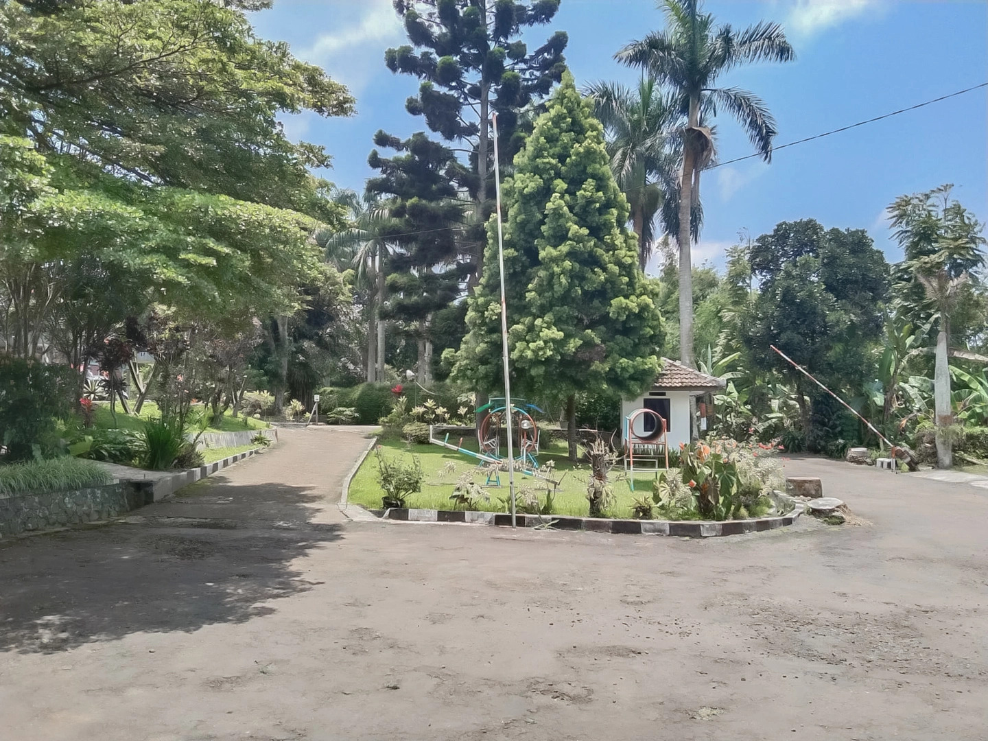 Villa Anyelir Yustik