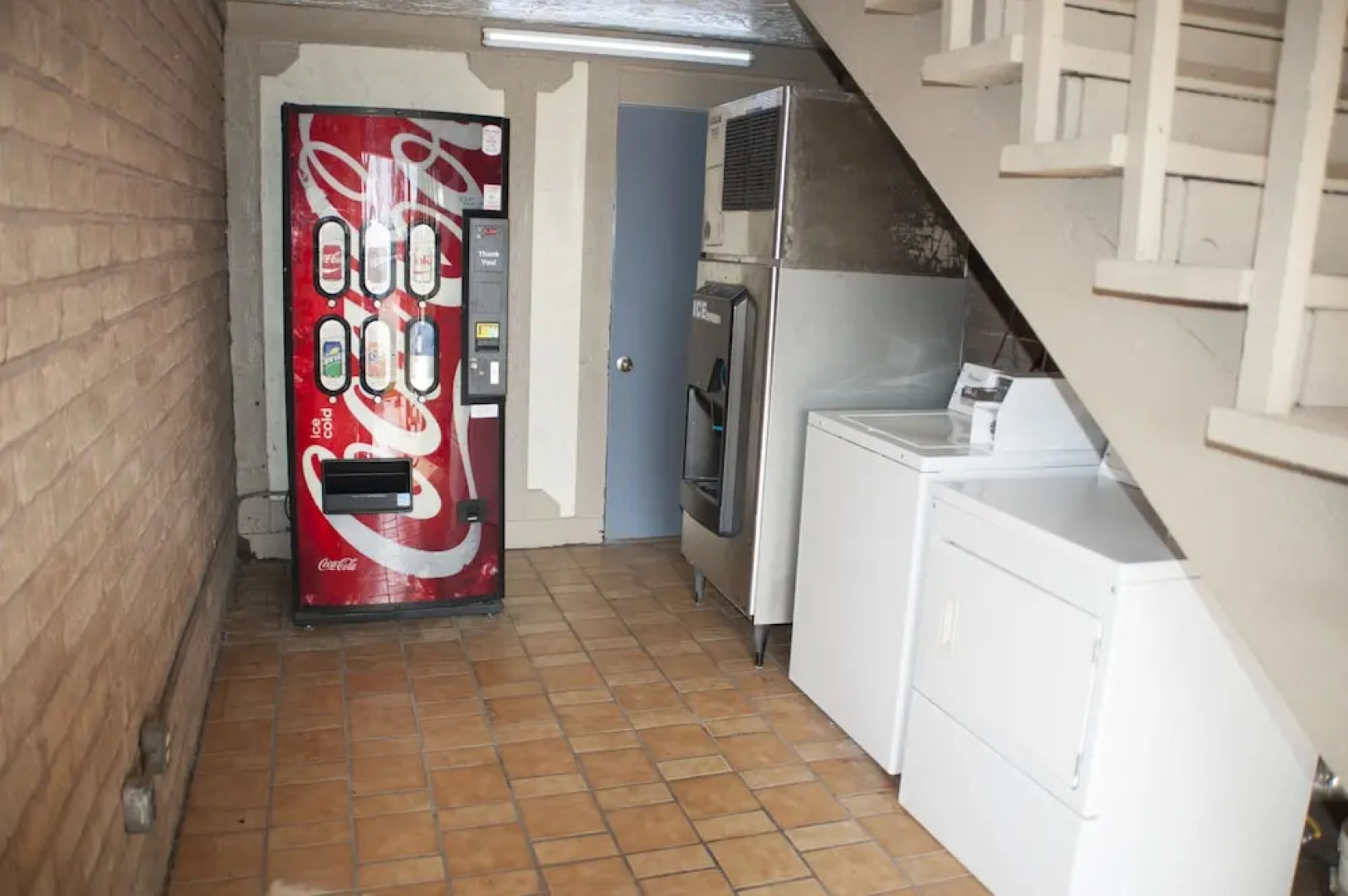 Victorian Inn & Suites