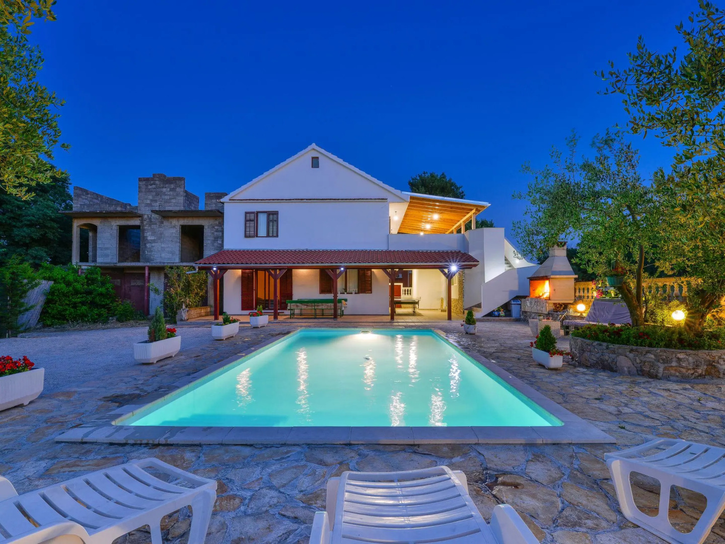 Holiday Home With Private Pool and spa
