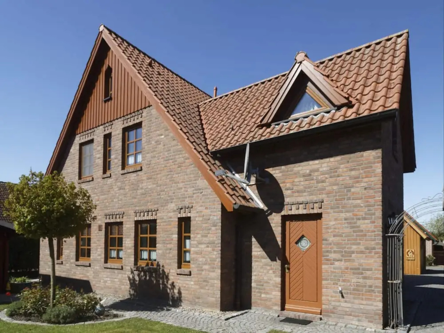 Henny Modern Retreat