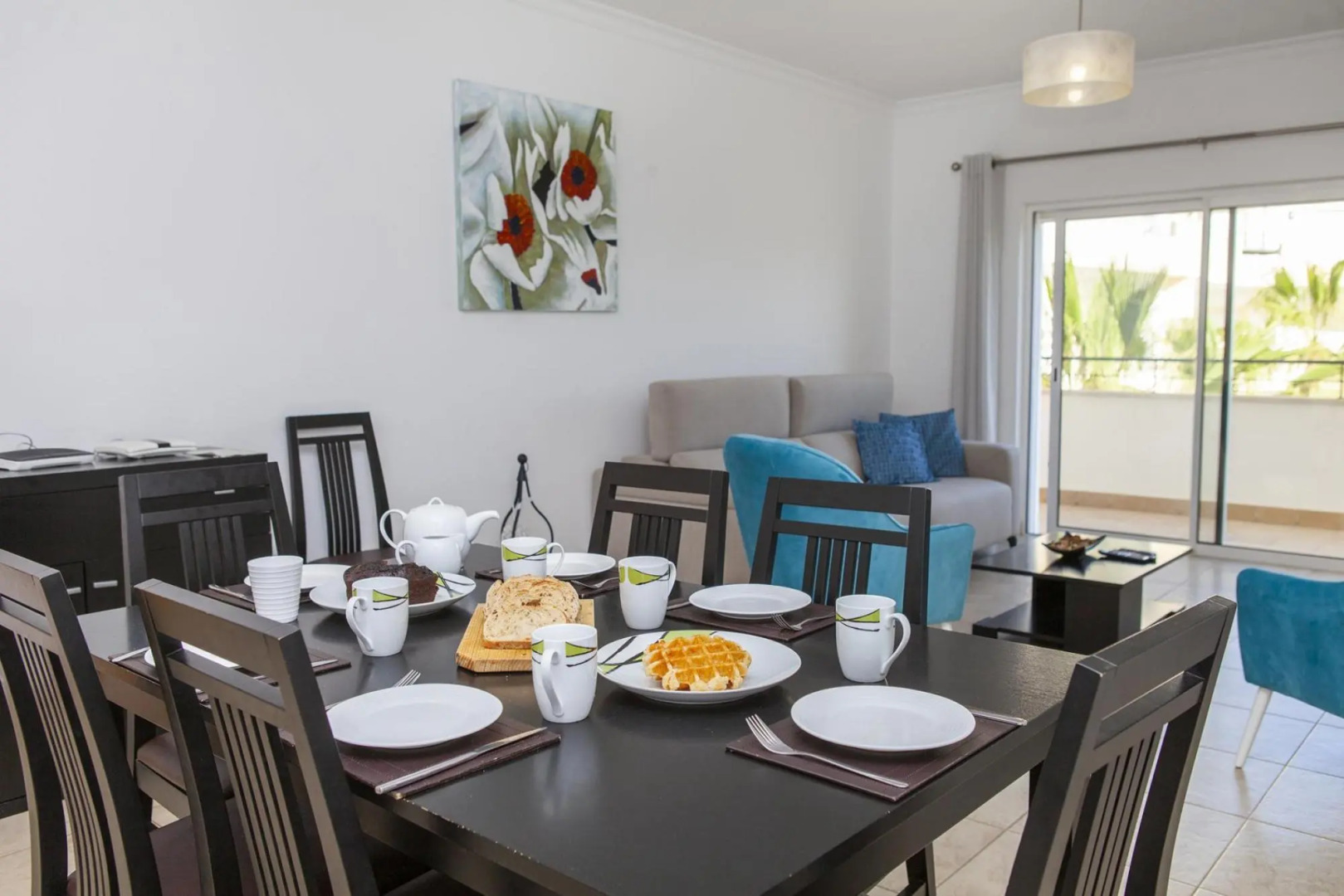 C04 - Pool View 3 Bed Apartment