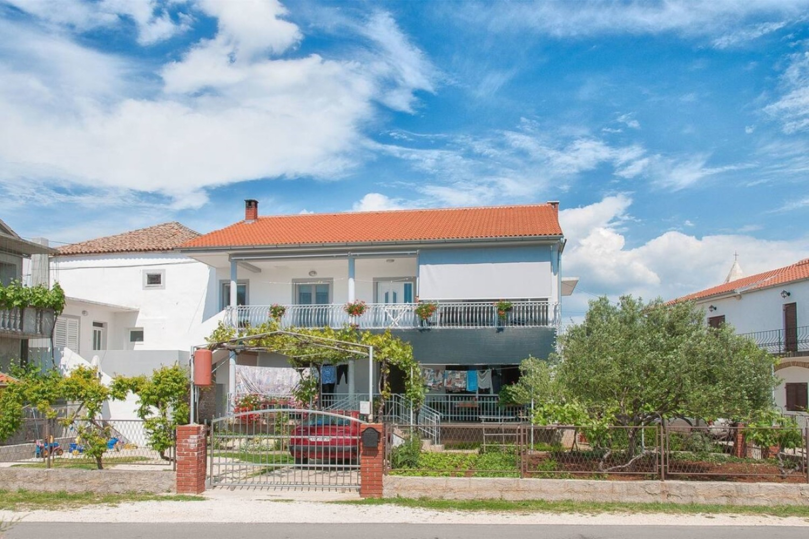Apartment Dama - 10 m from beach: A1 Sukosan, Zadar riviera
