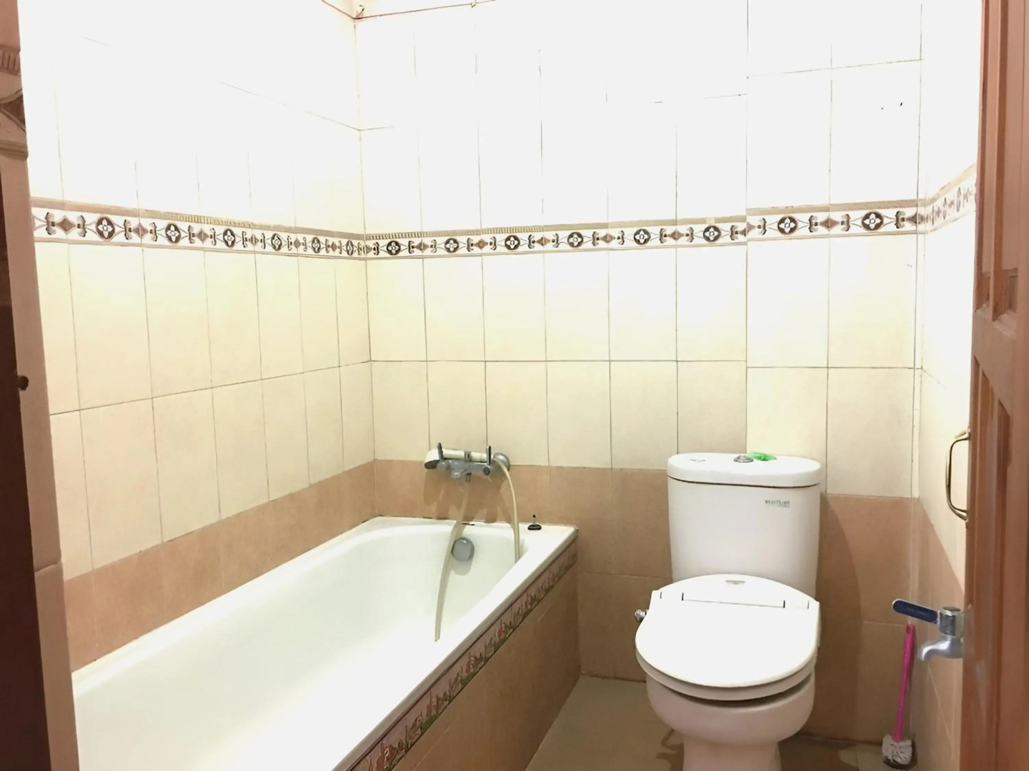 Hotel Alami near Alun-Alun Klaten by ZUZU