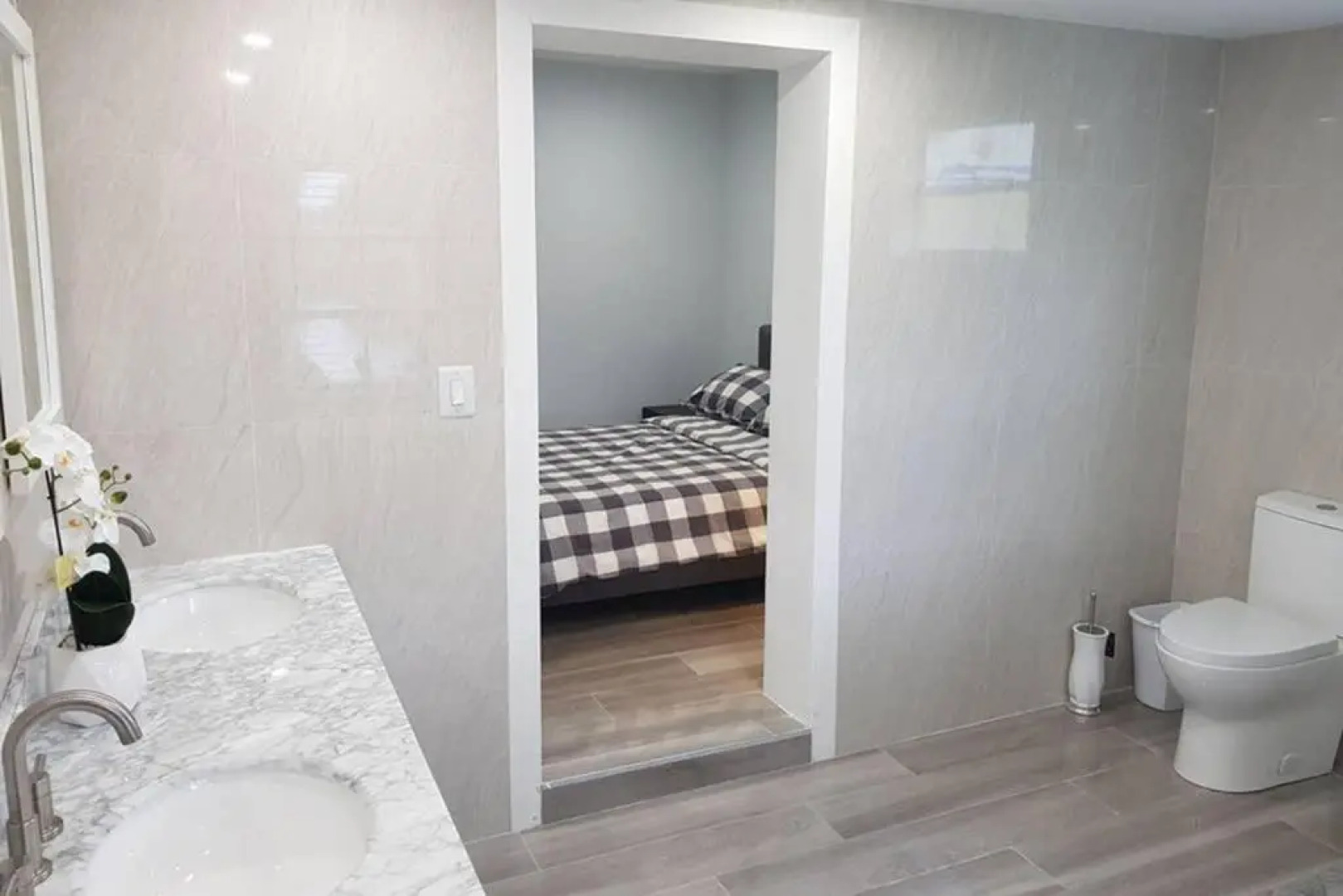 Lakeside Vacation Home