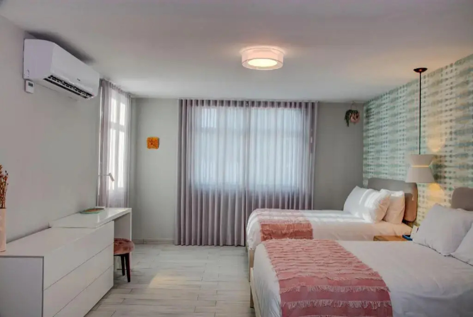 Oceana Hostal Playero