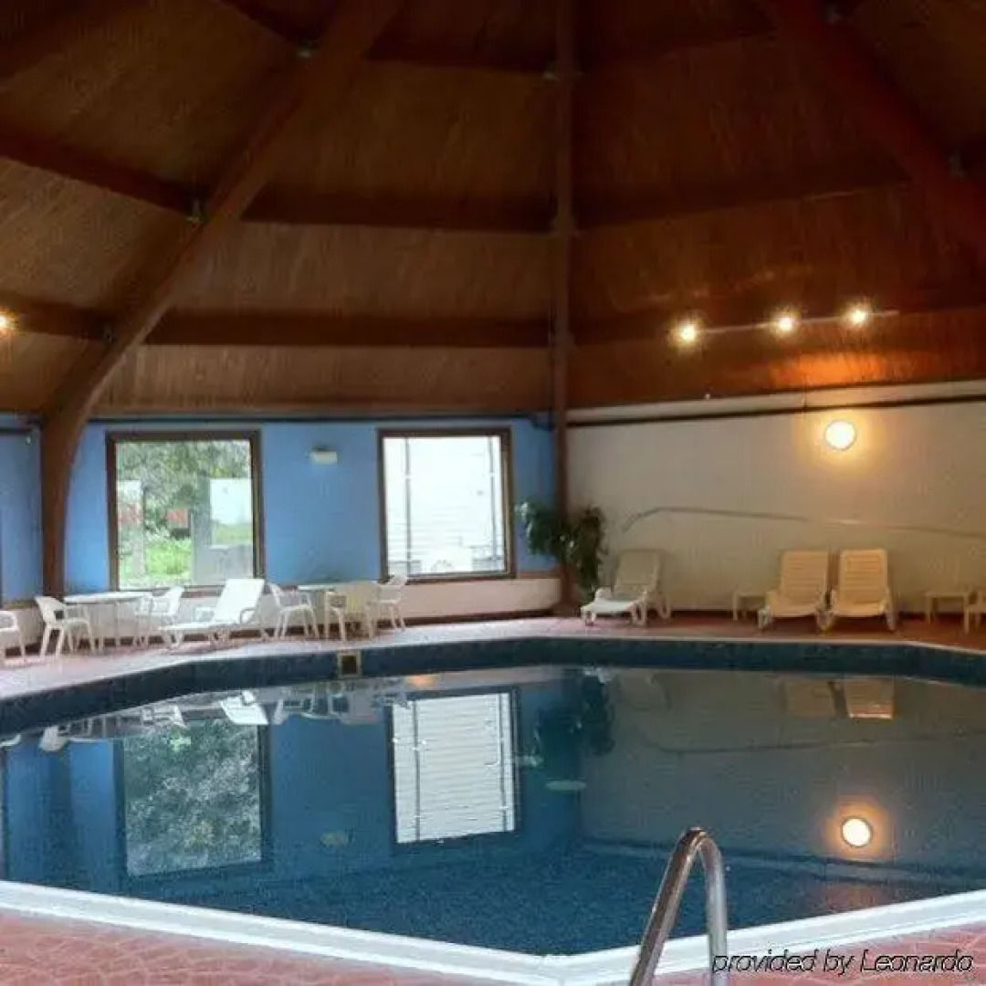 Snowy Owl Inn And Resort