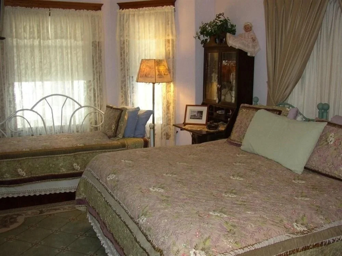 Rose & Thistle Bed & Breakfast