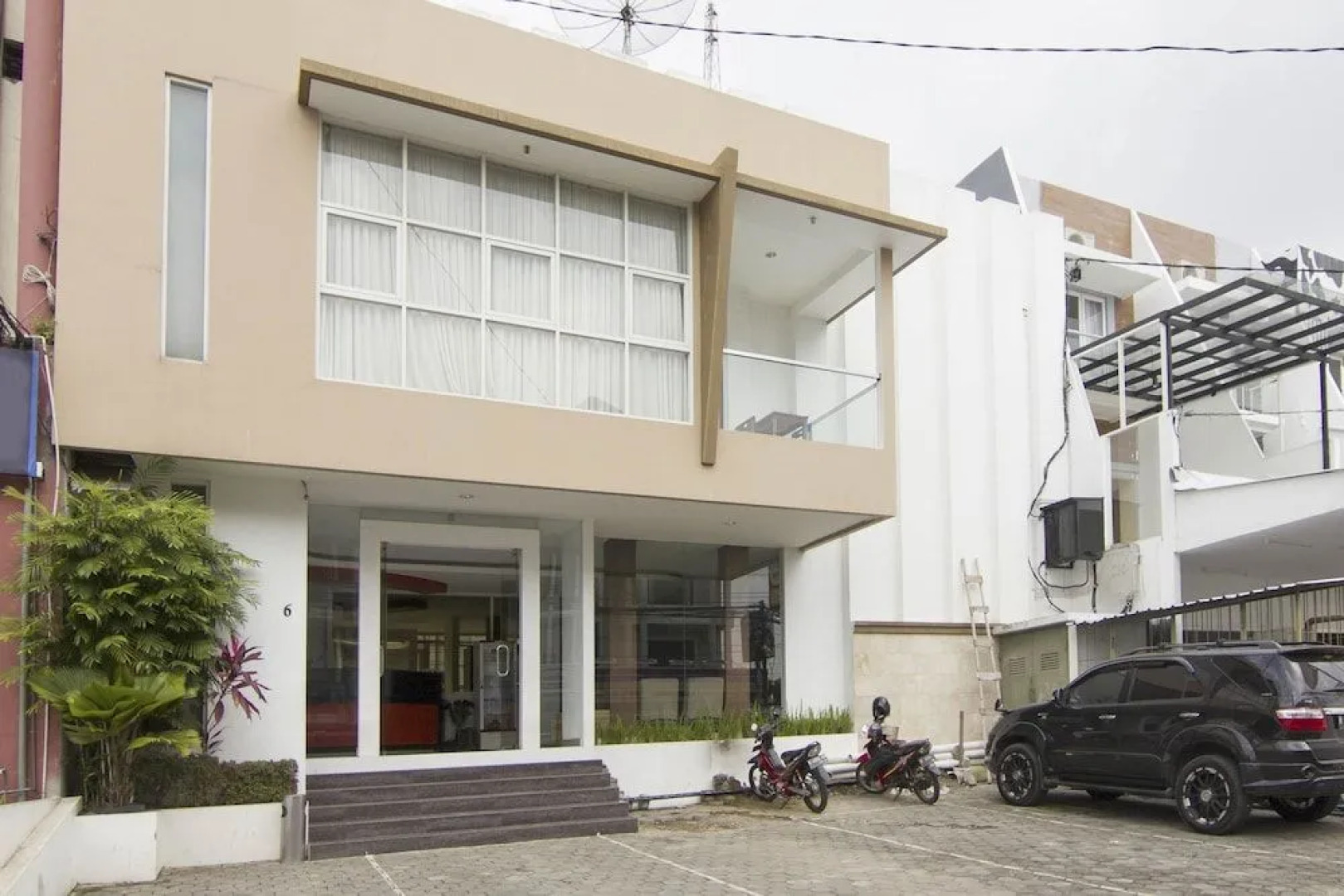 RedDoorz near Universitas Diponegoro