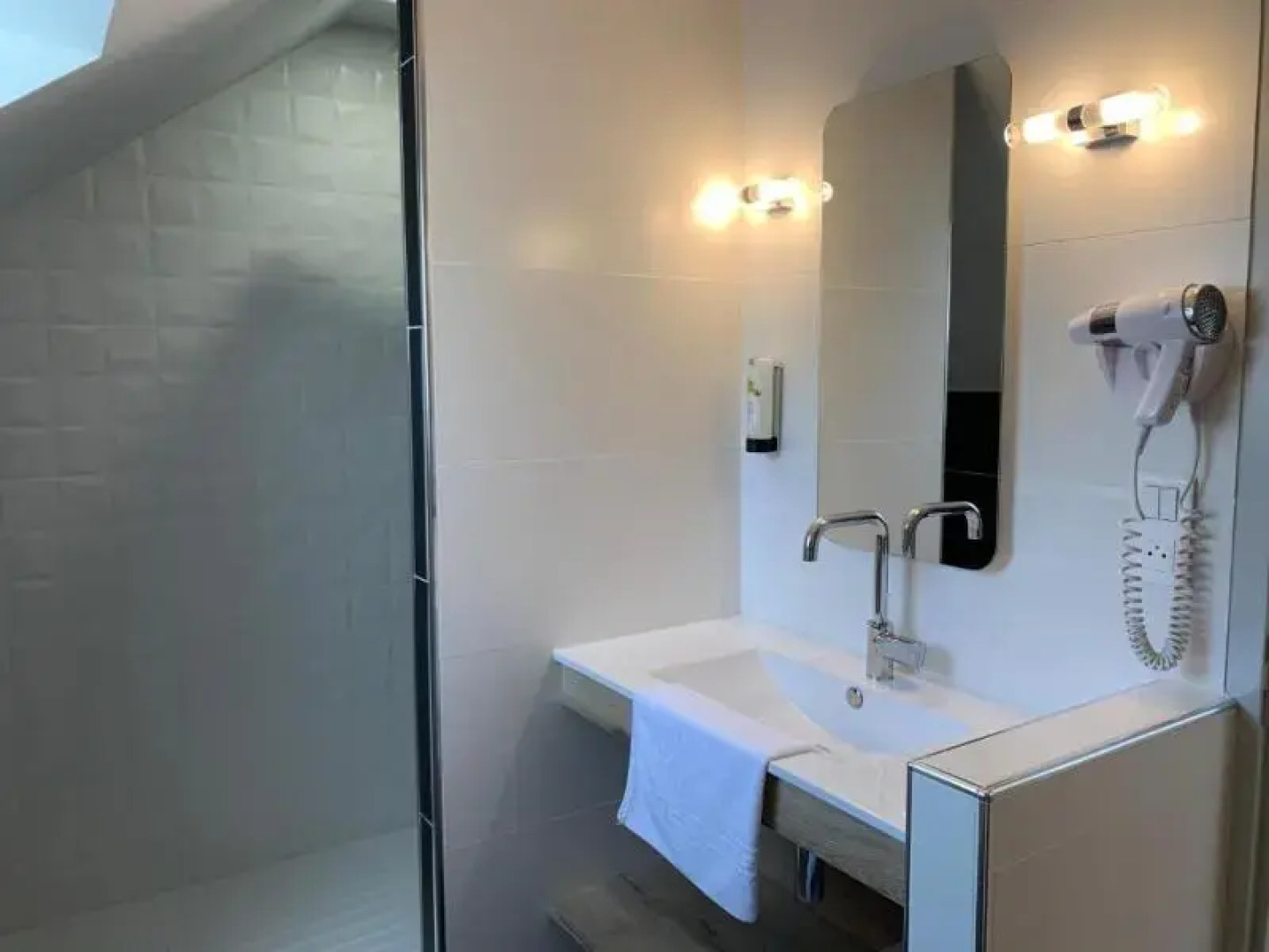 Logis Hotel Etchemaite