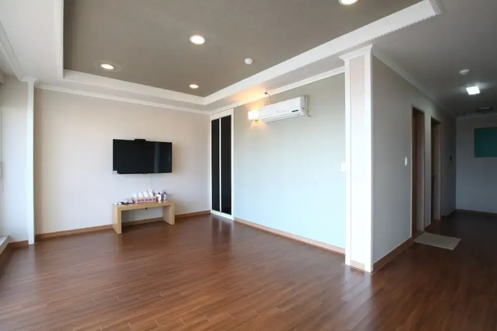 Prada Hotel & Pension