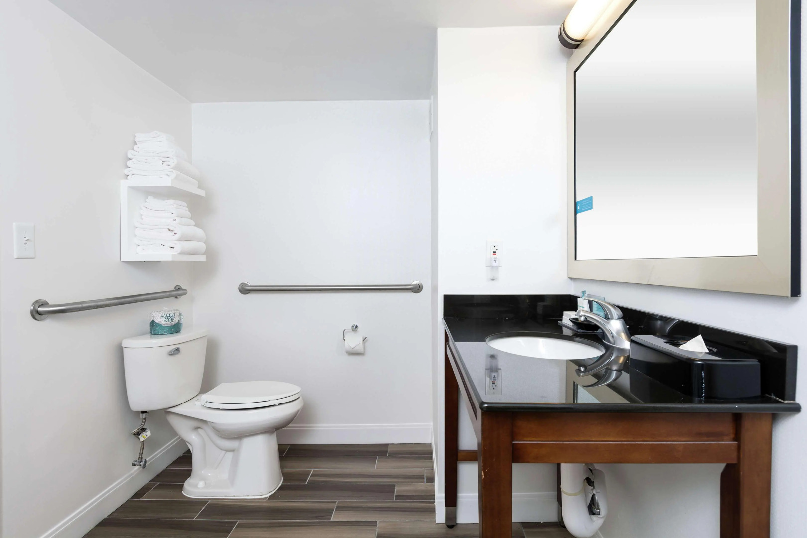 Hampton Inn & Suites Raleigh Cary Lenovo Center