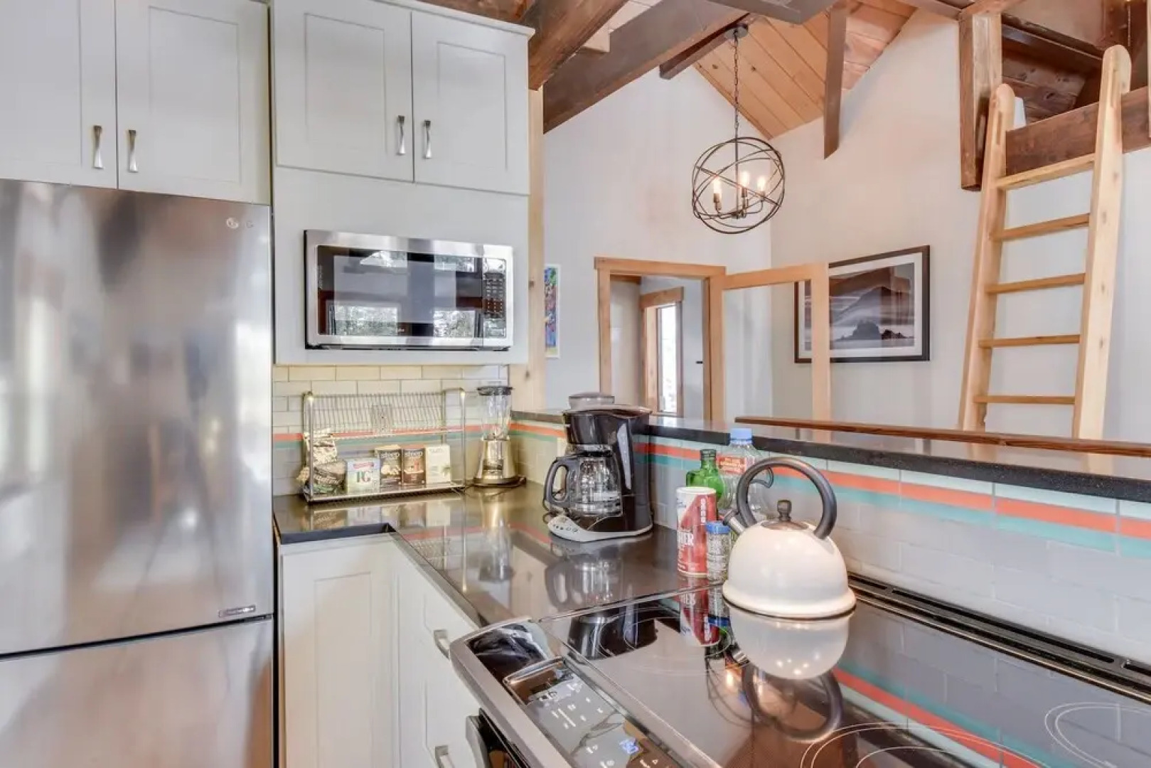 Contemporary Snow Crest