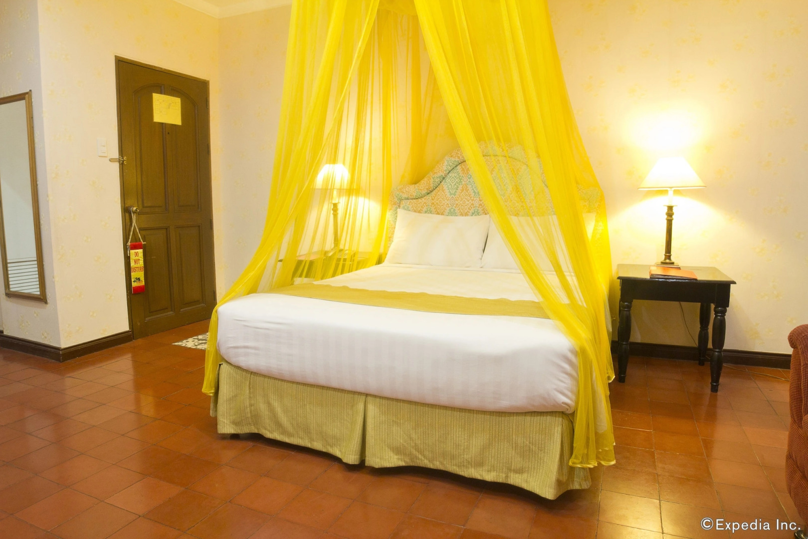 White Knight Hotel Intramuros