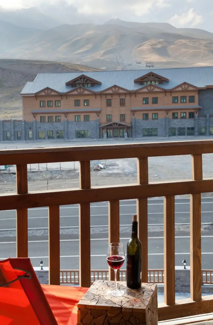 Magna Pivot Hotel - Boutique Class