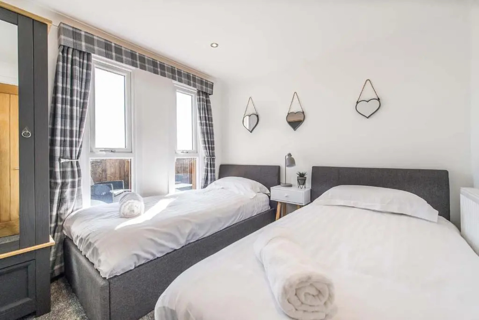 White Horse Holiday Park, Lincoln with Private Hot Tubs