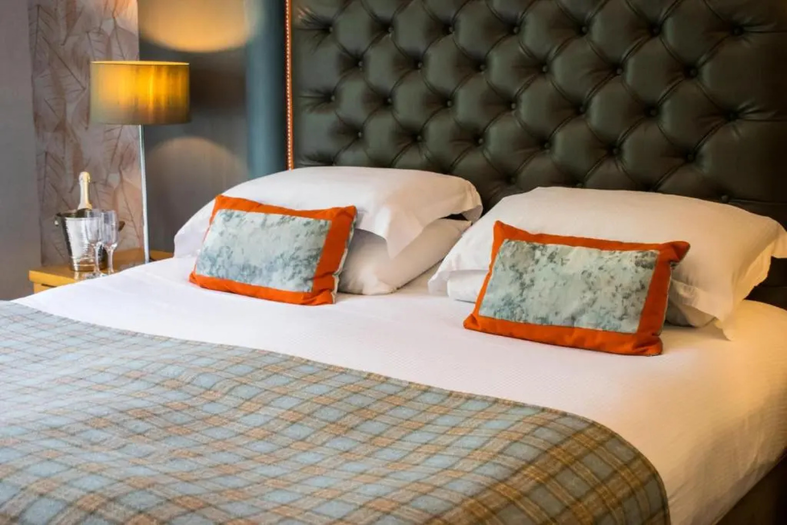 Craigmhor Lodge & Courtyard