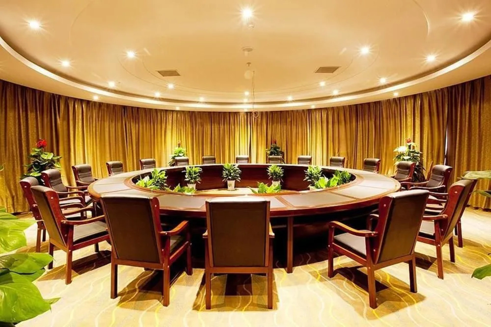 Shengfeite Garden Hotel