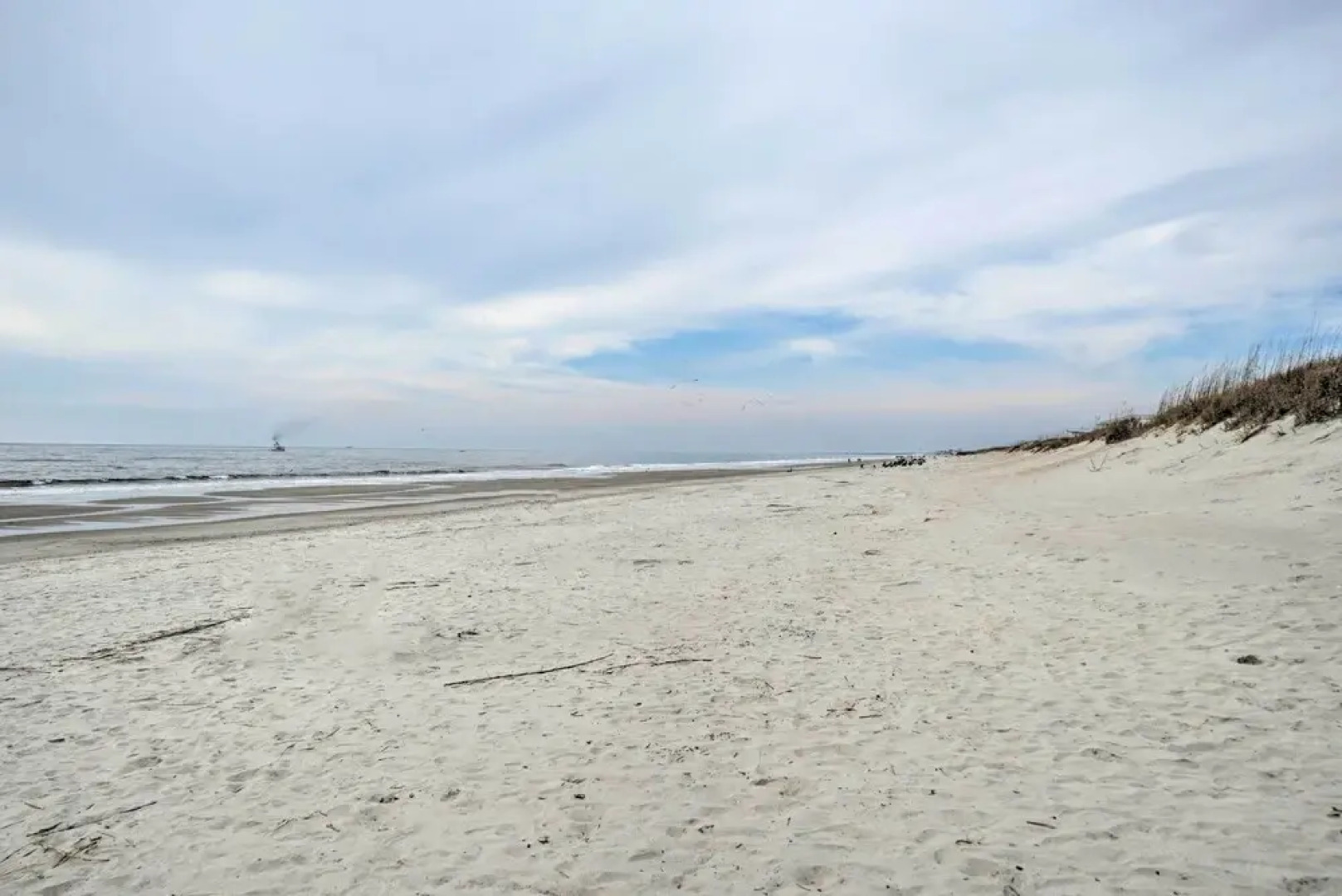 Marina & Beach Club Access: Condo in Southport