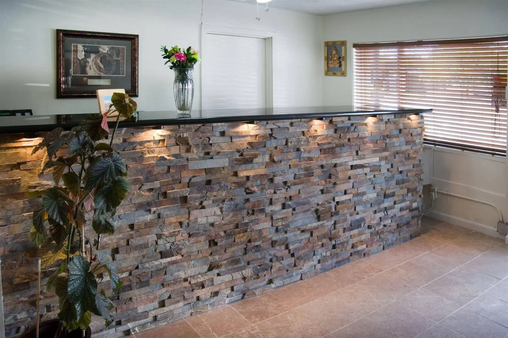 Rodeway Inn & Suites
