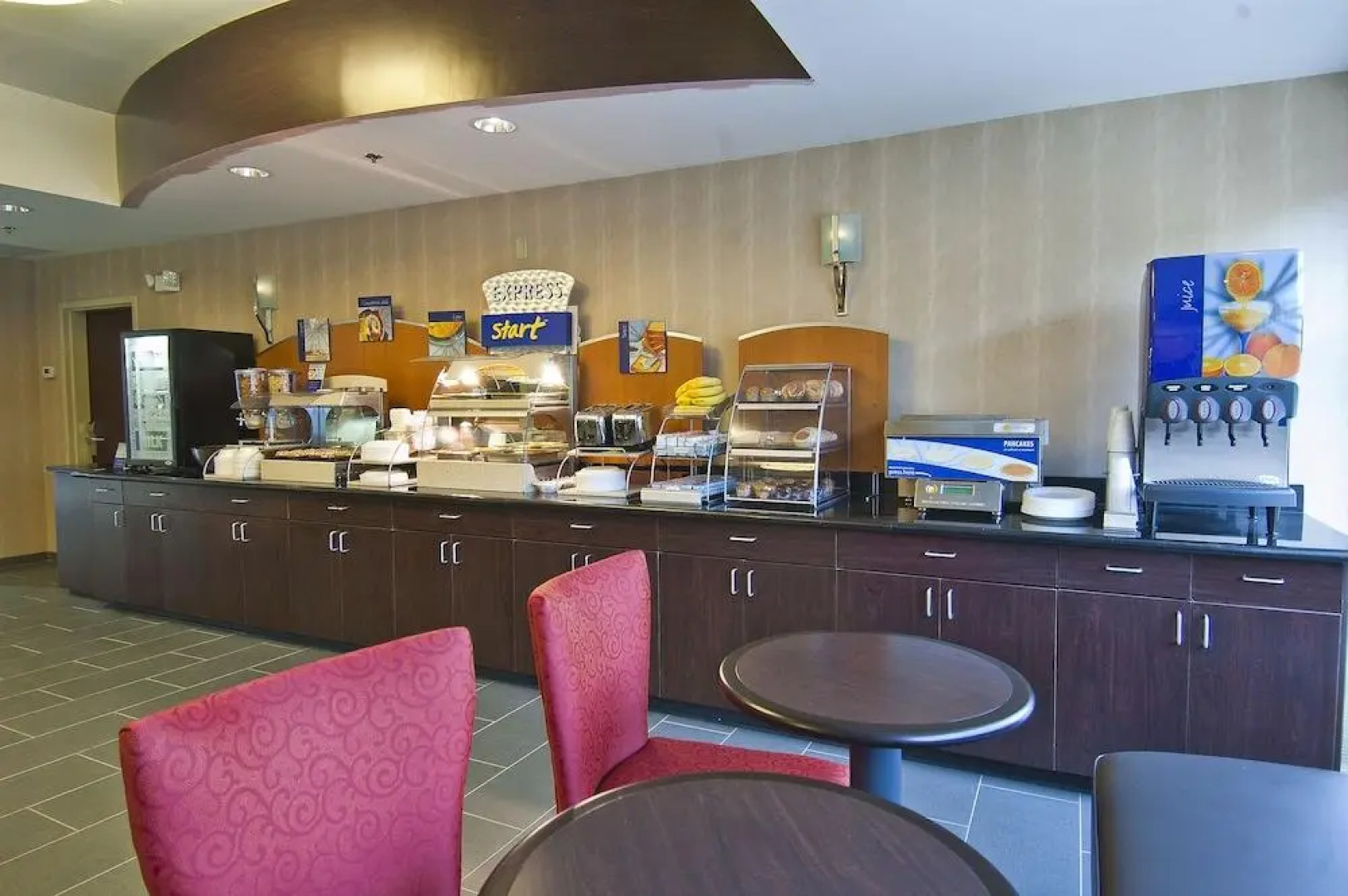 Holiday Inn Express Hotel & Suites Jackson / Pearl International Airport