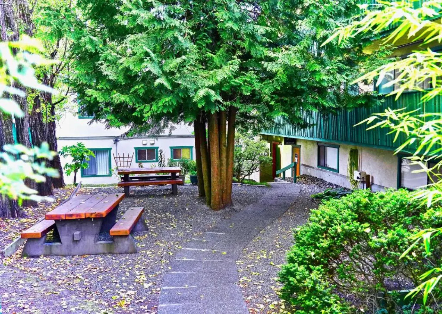 Robin Hood Inn & Suites