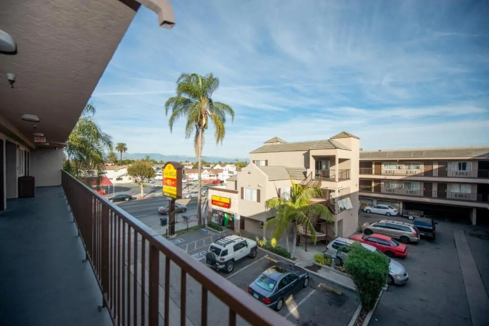 Casa Bella Inn - Huntington Park