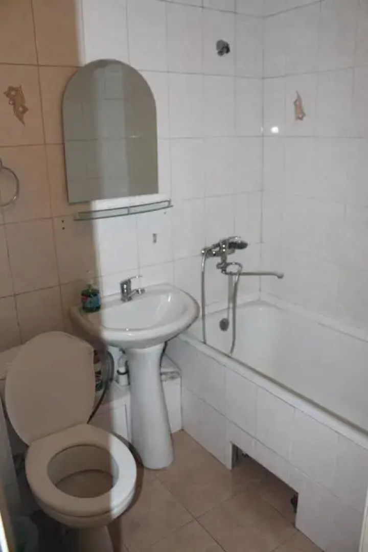 Houseroom B